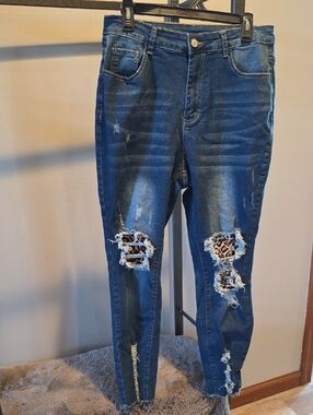 Women’s Dark Blue Distressed Jeans with Leopard Patch Size OXL